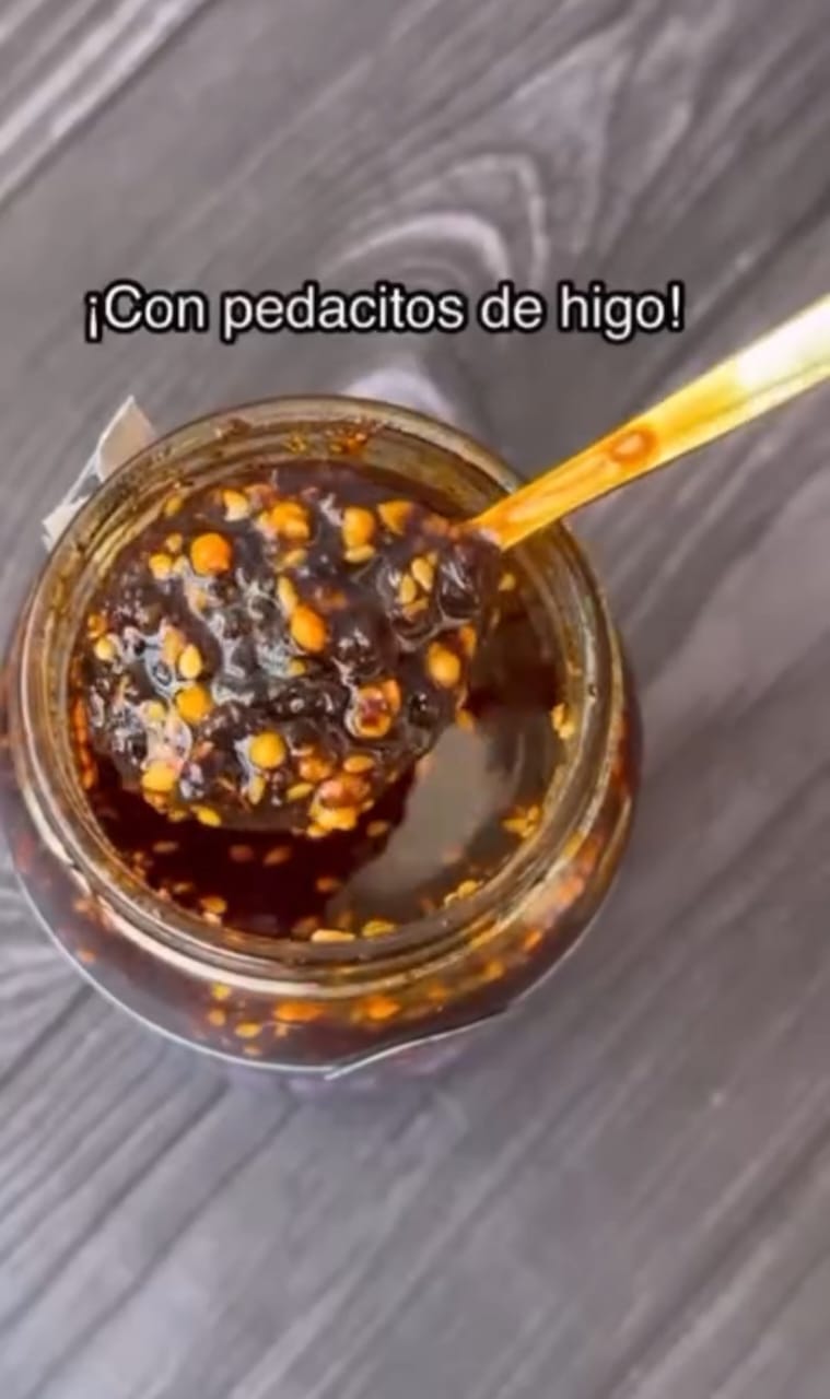 SALSA MACHA CON HIGO Y PILONCILLO EN ACEITE DE OLIVA (440g)